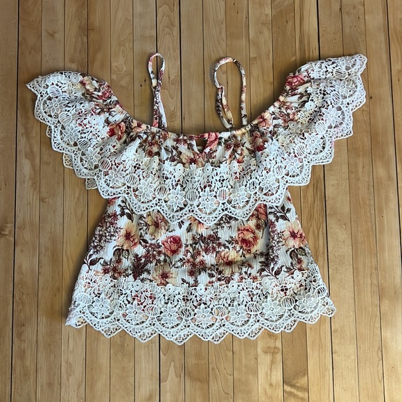 Off-the-Shoulder ruffled blouse, Size Small - Picture 5 of 6